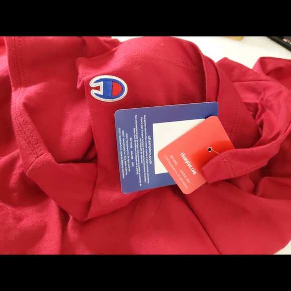 🎄 3/$35 👯‍♀️Host Pick⚡️Champion Logo Cropped Tee - Picture 9 of 12